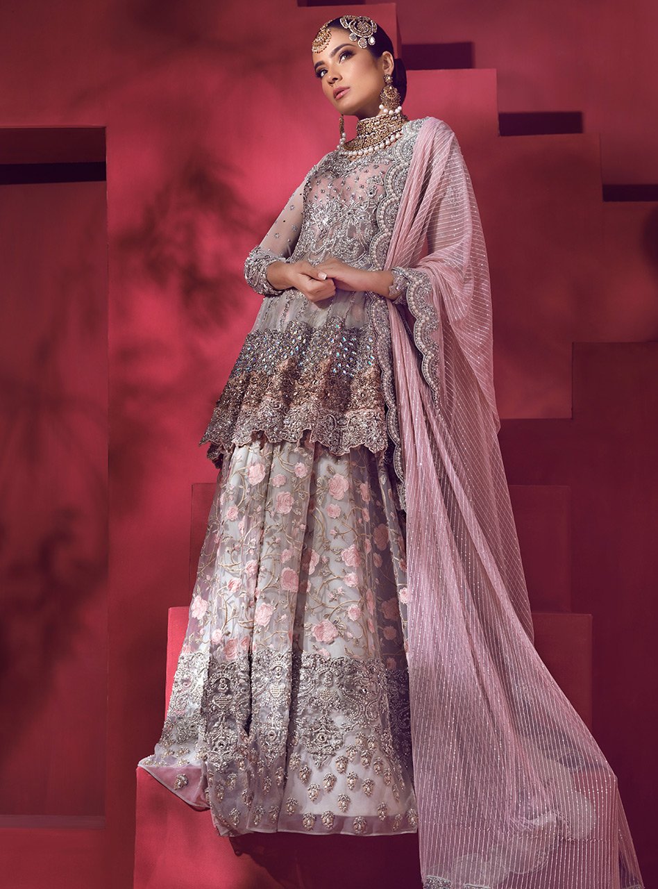 Bridal Lehenga Pakistani in Stylish Design Overall Look