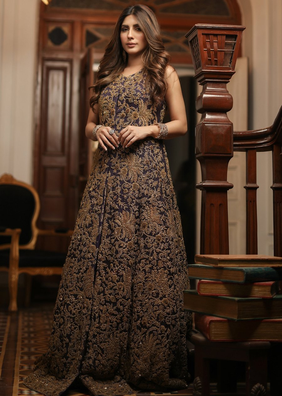 Pakistani Bridal Gown With Dull Gold Embroidered Work BridalLehenga Pakistani Bridal Gown With Dull Gold Embroidered Work BridalLehenga