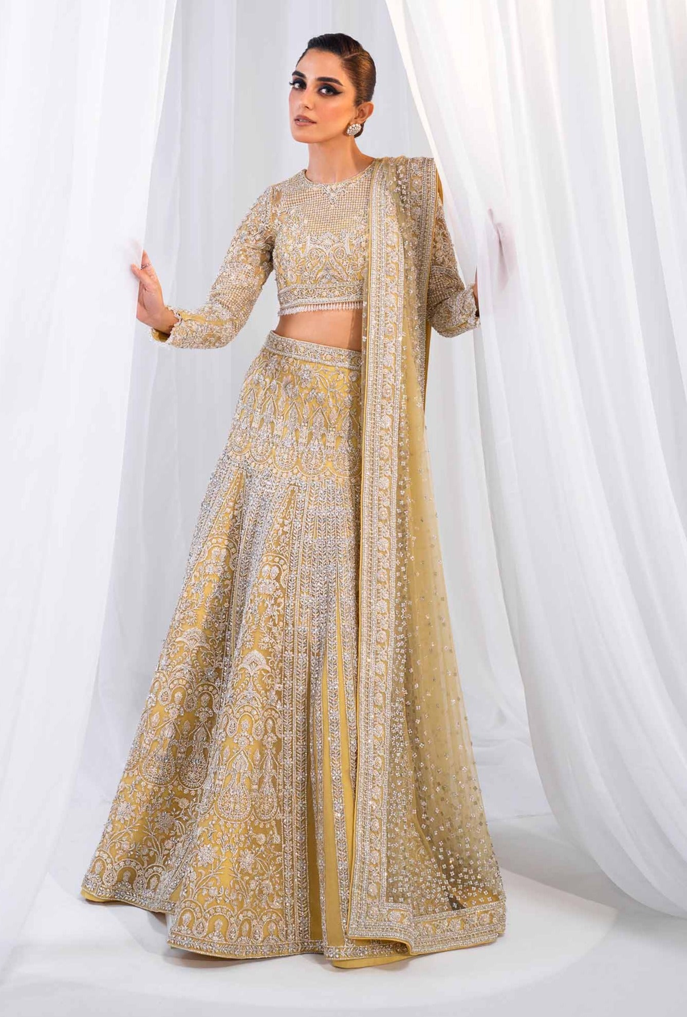 Beautiful Pakistani Bridal Dress in Wedding Choli Lehenga Style