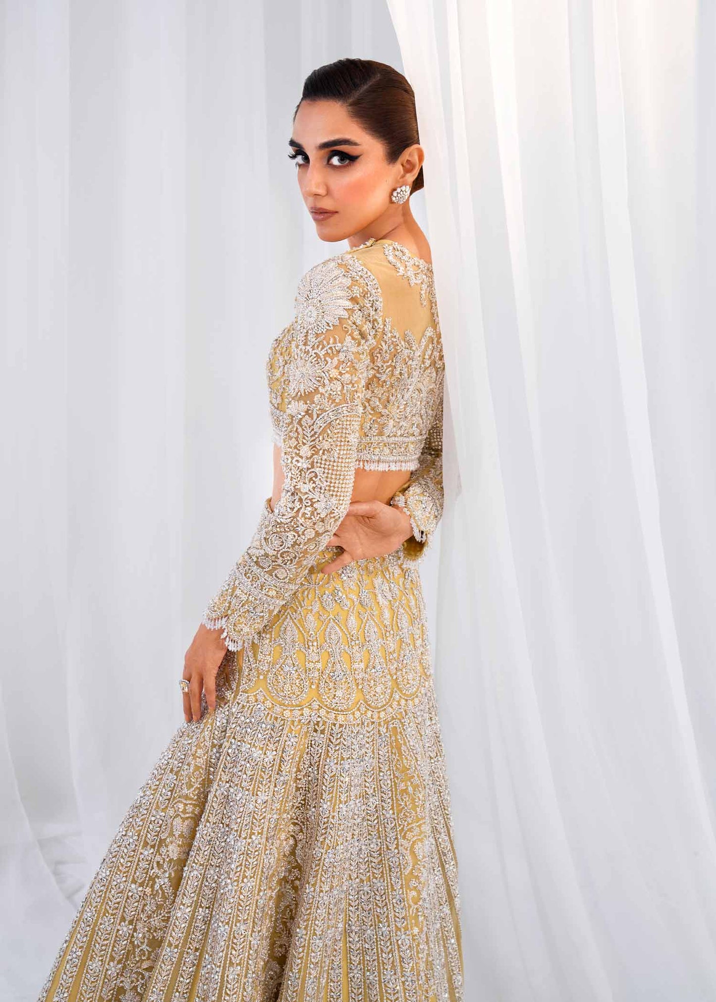 Elegant Pakistani Bridal Dress in Wedding Choli Lehenga Style