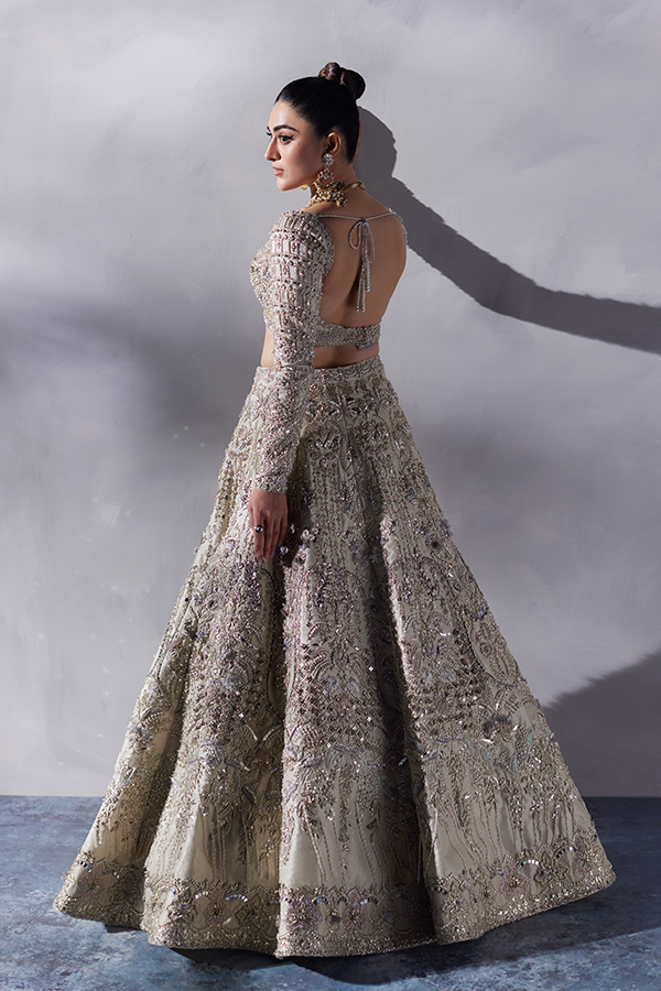 Latest Pakistani Bridal Dress in Wedding Lehenga Choli Style