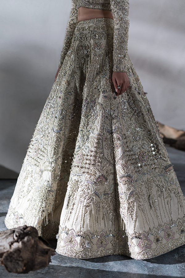 Pakistani Bridal Sleeveless Lehenga Choli and Dupatta | Draping fashion,  Pakistani bridal, Designer dresses indian